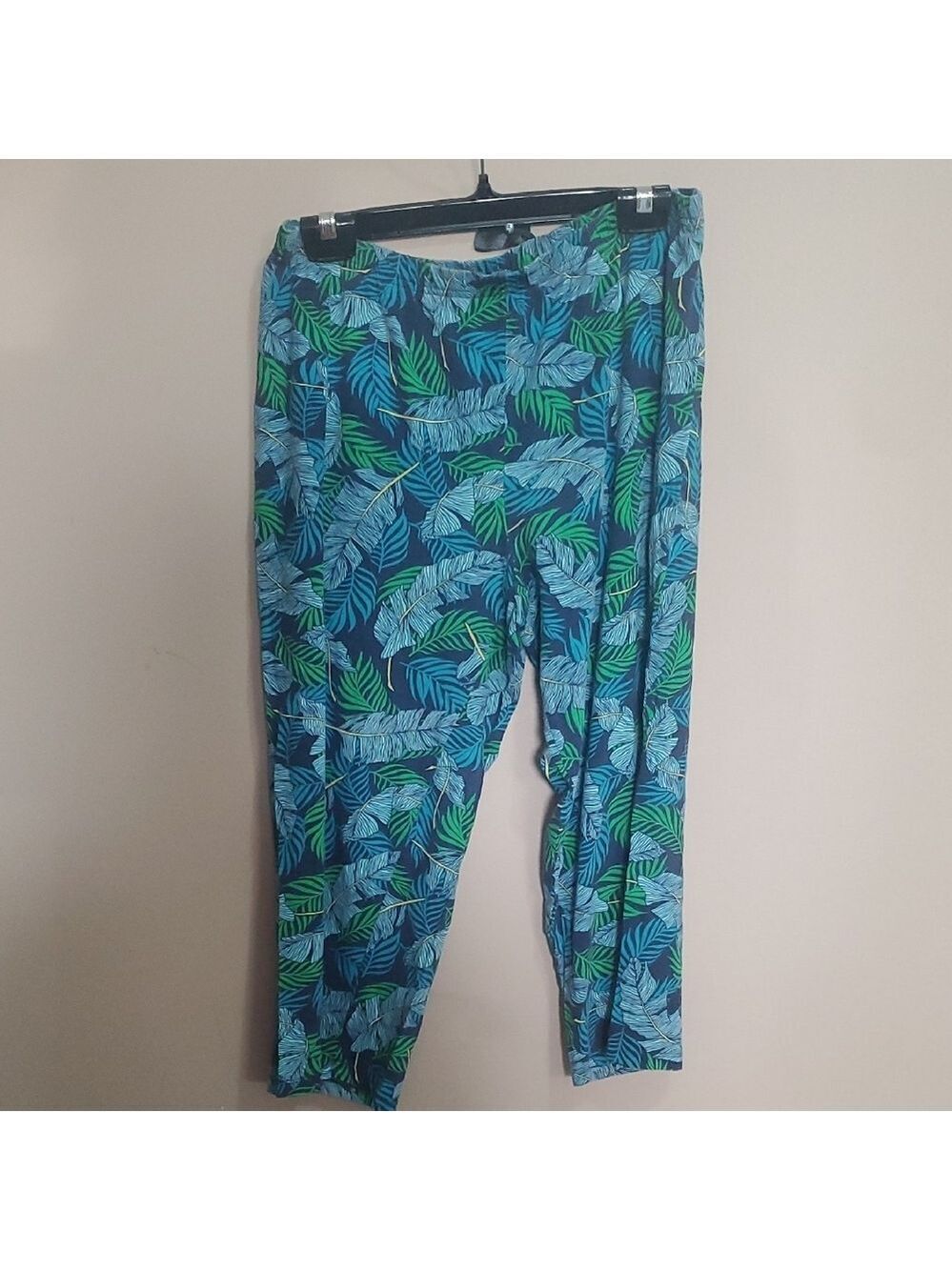 Charisma Blue and Green Leaf Print Cropped Pants Size M